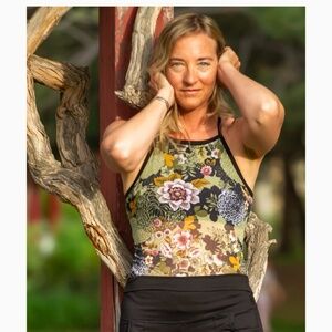 Autumn Teneyl mesh warrior tank in Alabama Rocker - XS